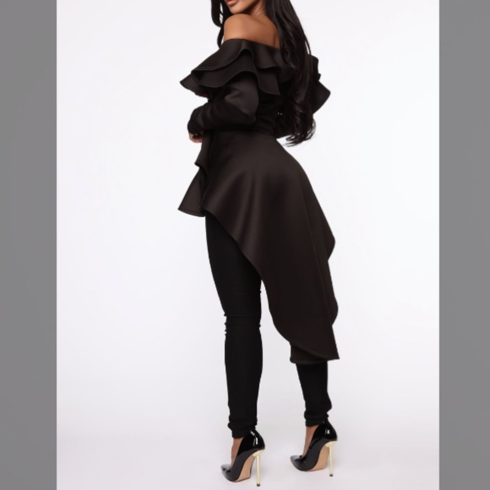 BLACK RUFFLE TOP (FINAL PRICE) - Picture 2 of 2
